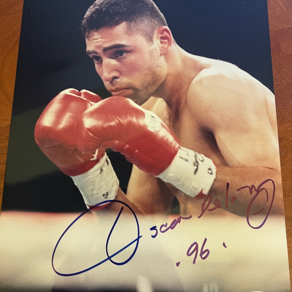 Oscar de la Hoya signed photo
